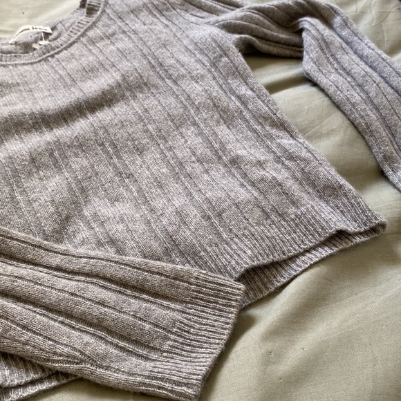 Reformation Cashmere Sweater - Picture 5 of 12